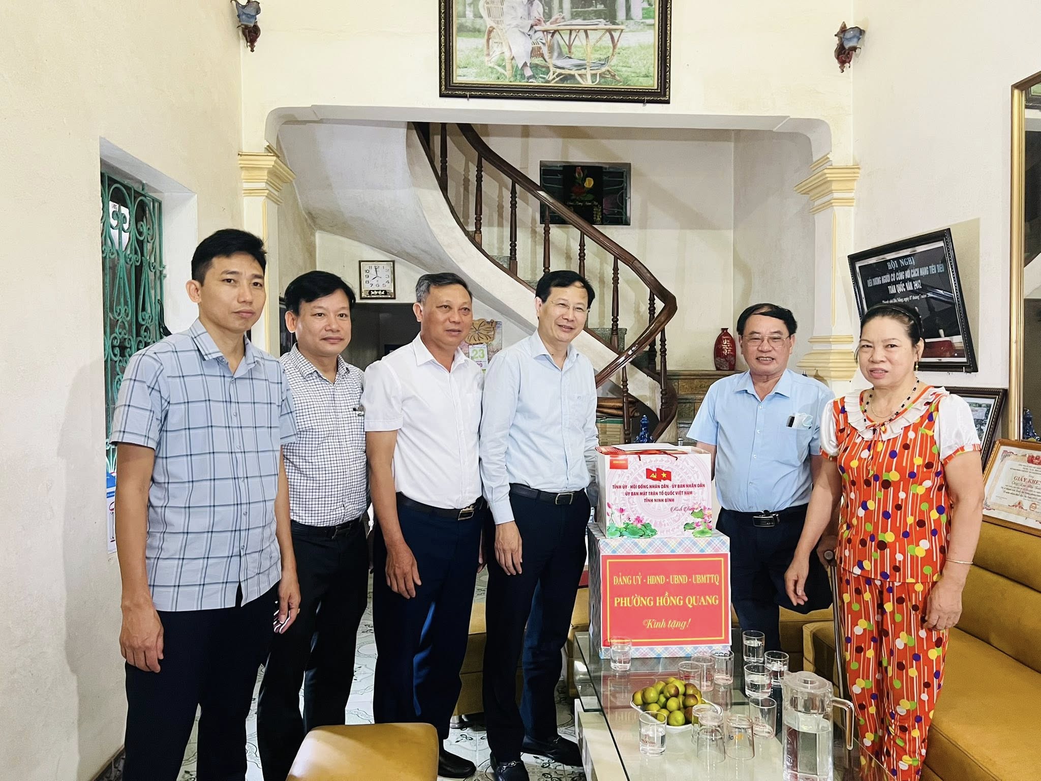  Đảng ủy, Hội đồng nhân dân, Ủy ban nhân dân, Ủy ban MTTQ Việt Nam phường Hồng Quang tổ chức các đoàn đi thăm, hỏi tặng quà cho người có công với cách mạng và thân nhân Liệt sĩ nhân kỷ niệm 78 năm ngày Thương binh, liệt sĩ (27/7/1947 - 27/7/2025)
